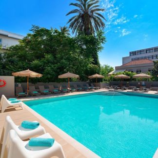 Amphitryon City Hotel